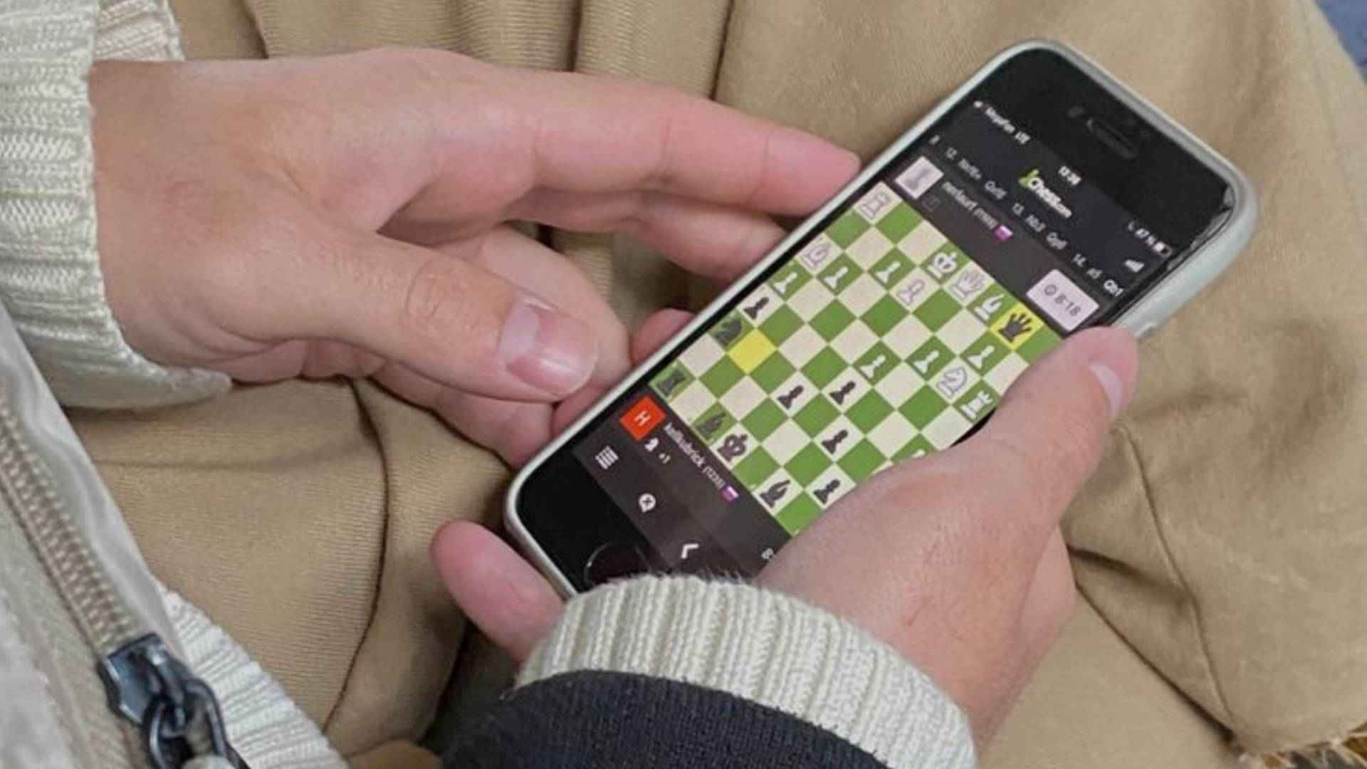 Poker Bluffing Guide For Better Position Control